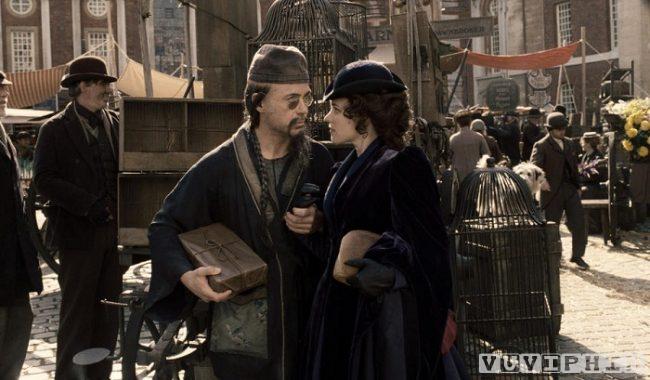 ROBERT DOWNEY JR. as Sherlock Holmes and RACHEL McADAMS as Irene Adler in Warner Bros. PicturesÕ and Village Roadshow PicturesÕ action adventure mystery ÒSHERLOCK HOLMES: A GAME OF SHADOWS,Ó a Warner Bros. Pictures release.