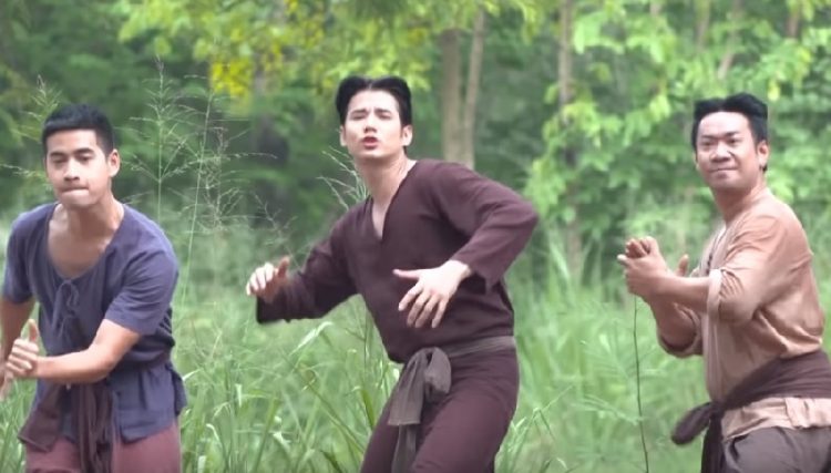 Phim Thong Ek Mor Yah Tah Chaloang (2019)